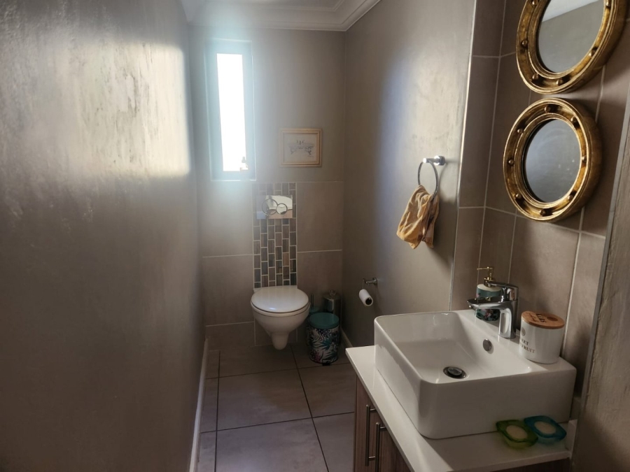 To Let 4 Bedroom Property for Rent in Ifafi North West